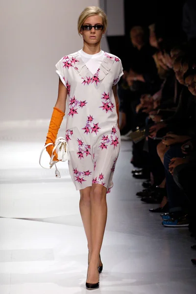Look 3